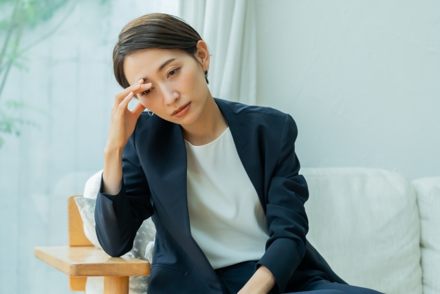 まぶたがピクピクする(眼瞼ミオキニア、眼瞼けいれん)